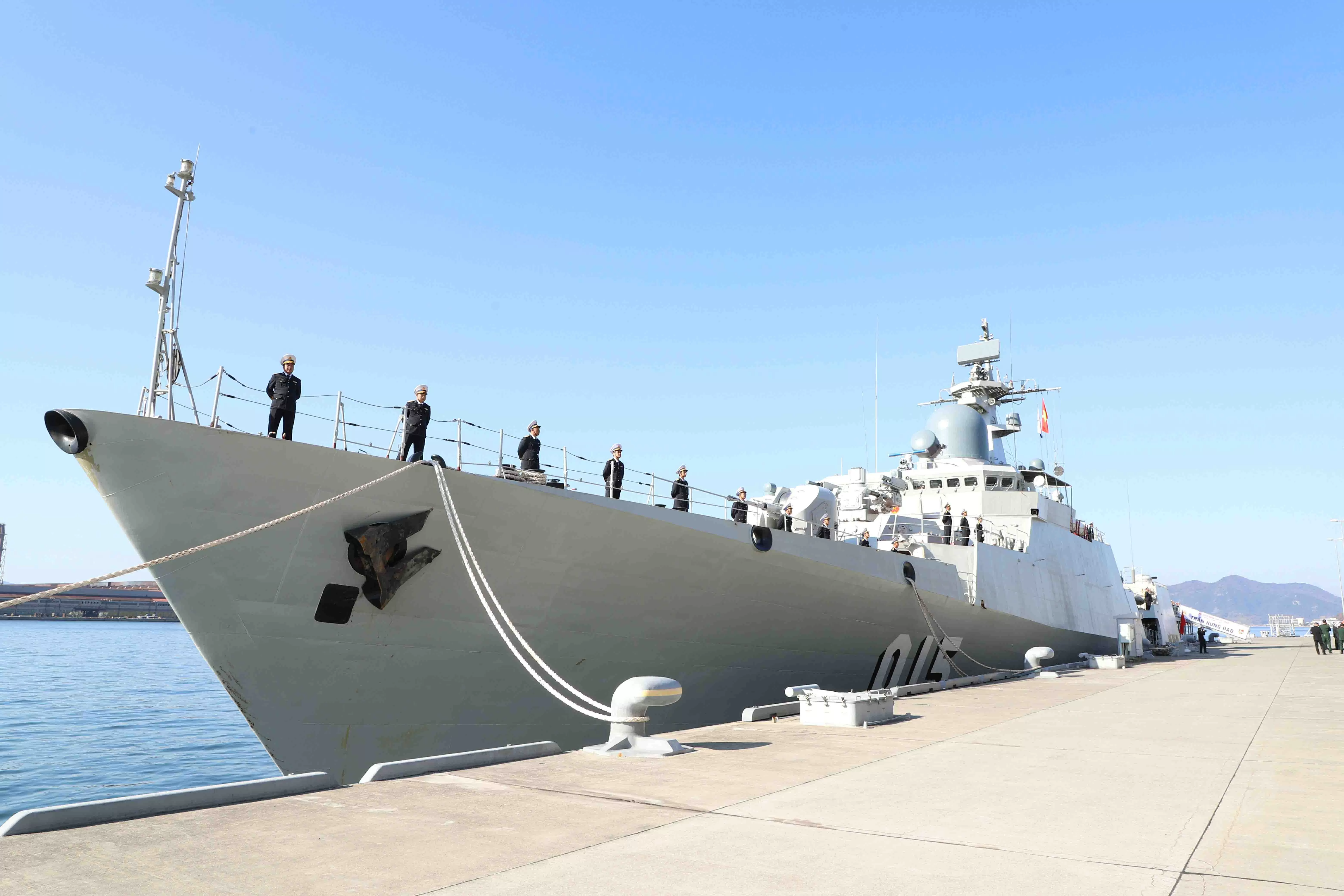 Vessel 015-Tran Hung Dao docks at Kure Port, beginning courtesy visit to Japan