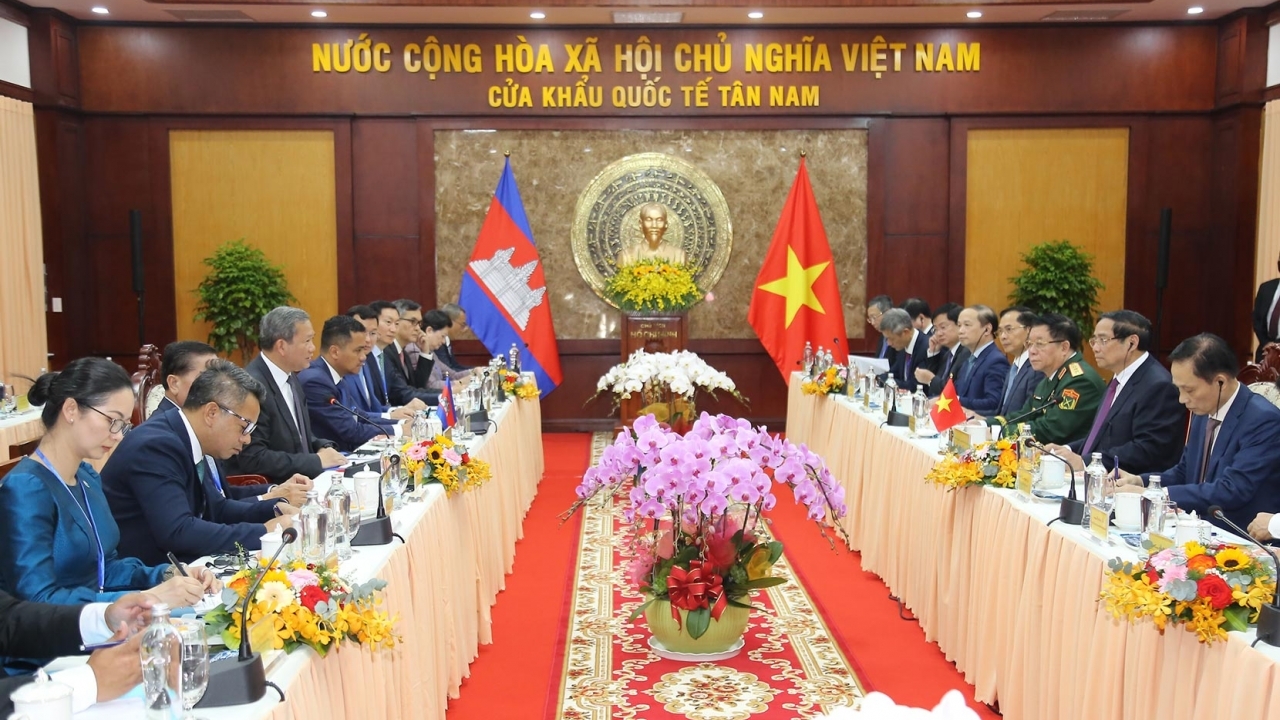 Vietnam, Cambodia Prime Ministers hold talks, highlighting the importance of a peaceful border