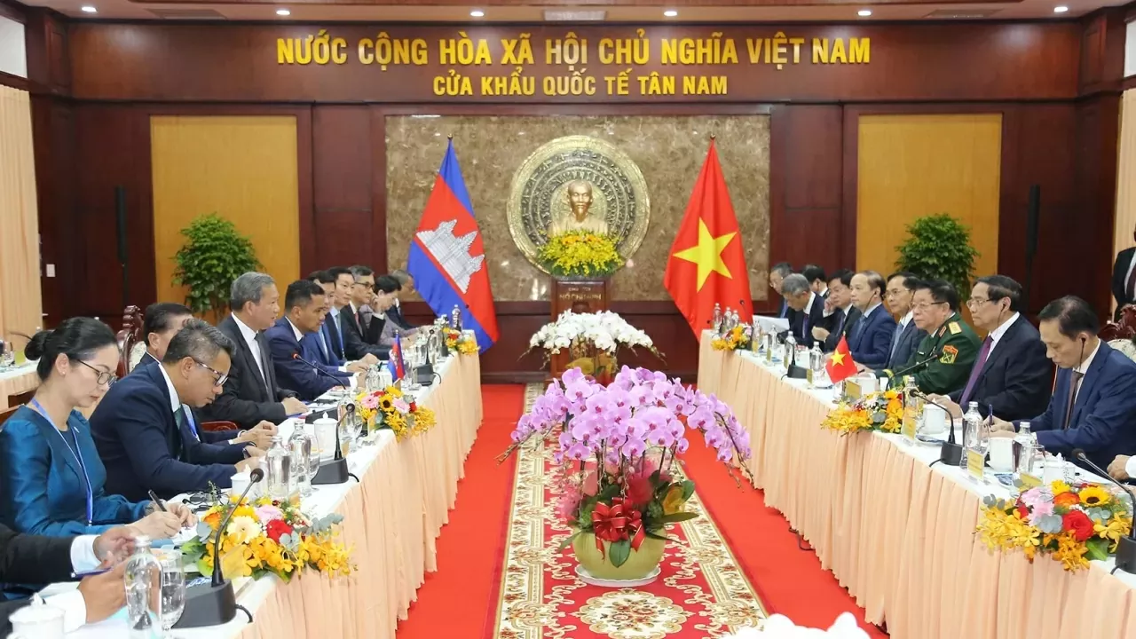 Vietnam, Cambodia Prime Ministers hold talks, highlighting the importance of a peaceful border