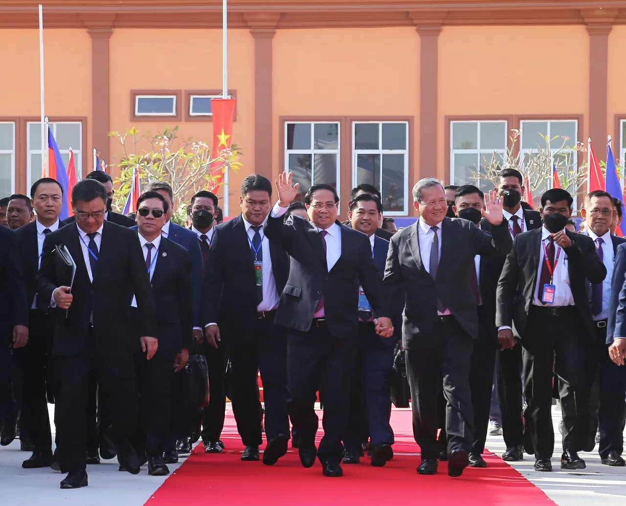 Prime Minister Pham Minh Chinh and Prime Minister Hun Manet inaugurate Tan Nam - Meun Chey International Border Gate Pair