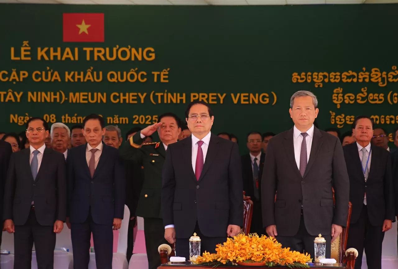 Prime Minister Pham Minh Chinh and Prime Minister Hun Manet inaugurate Tan Nam - Meun Chey International Border Gate Pair