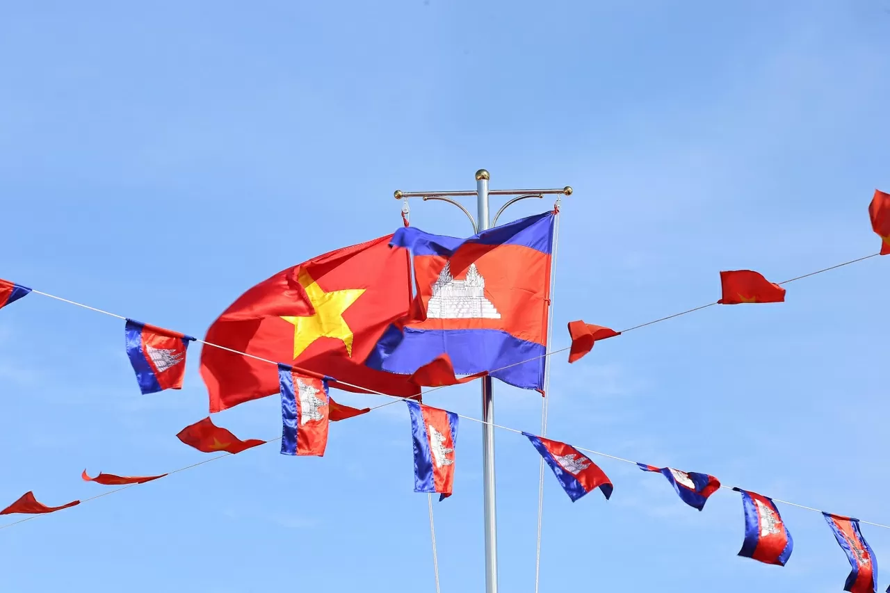 Prime Minister Pham Minh Chinh and Prime Minister Hun Manet inaugurate Tan Nam - Meun Chey International Border Gate Pair