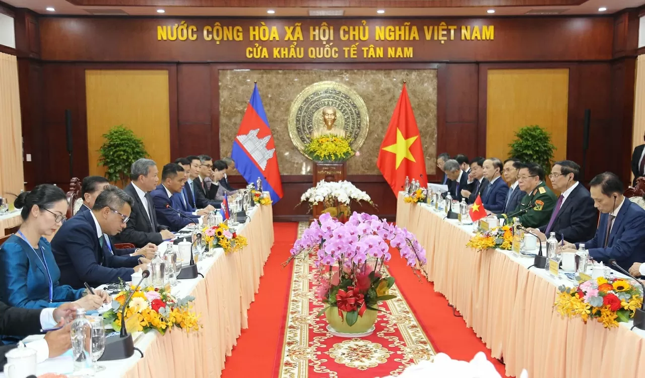 Vietnam, Cambodia Prime Ministers hold talks, highlighting the importance of a peaceful border Vietnam, Cambodia Prime Ministers hold talks, highlighting the importance of a peaceful border