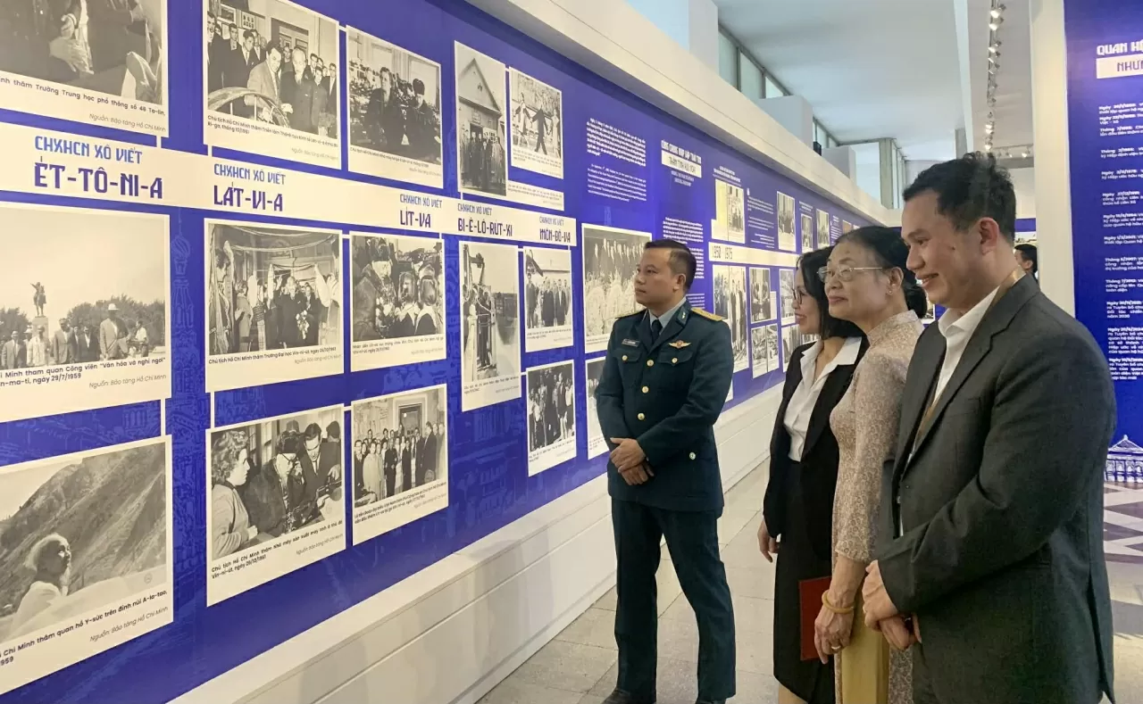 Exhibition: Tracing President Ho Chi Minh's footsteps in the Homeland of the October Revolution Exhibition: Tracing President Ho Chi Minh's footsteps in the Homeland of the October Revolution