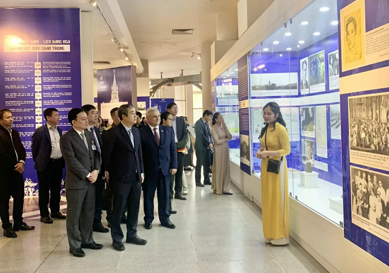 Exhibition: Tracing President Ho Chi Minh's footsteps in the Homeland of the October Revolution Exhibition: Tracing President Ho Chi Minh's footsteps in the Homeland of the October Revolution