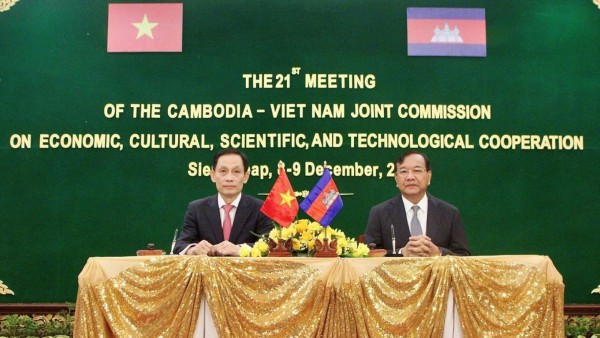 Vietnam-Cambodia Joint Commission on Economic, Cultural, Scientific and Technical Cooperation holds 21st meeting
