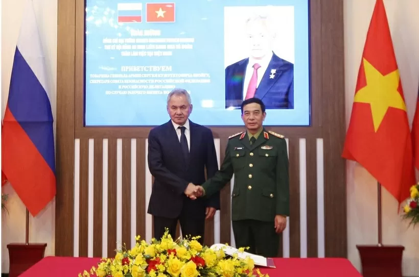 Defence Minister Phan Van Giang meets with Secretary of Russian Security Council Defence Minister Phan Van Giang meets with Secretary of Russian Security Council