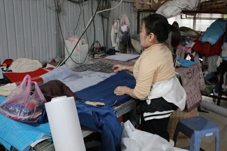 Holding on to the thread of traditional brocade weaving in Mai Chau