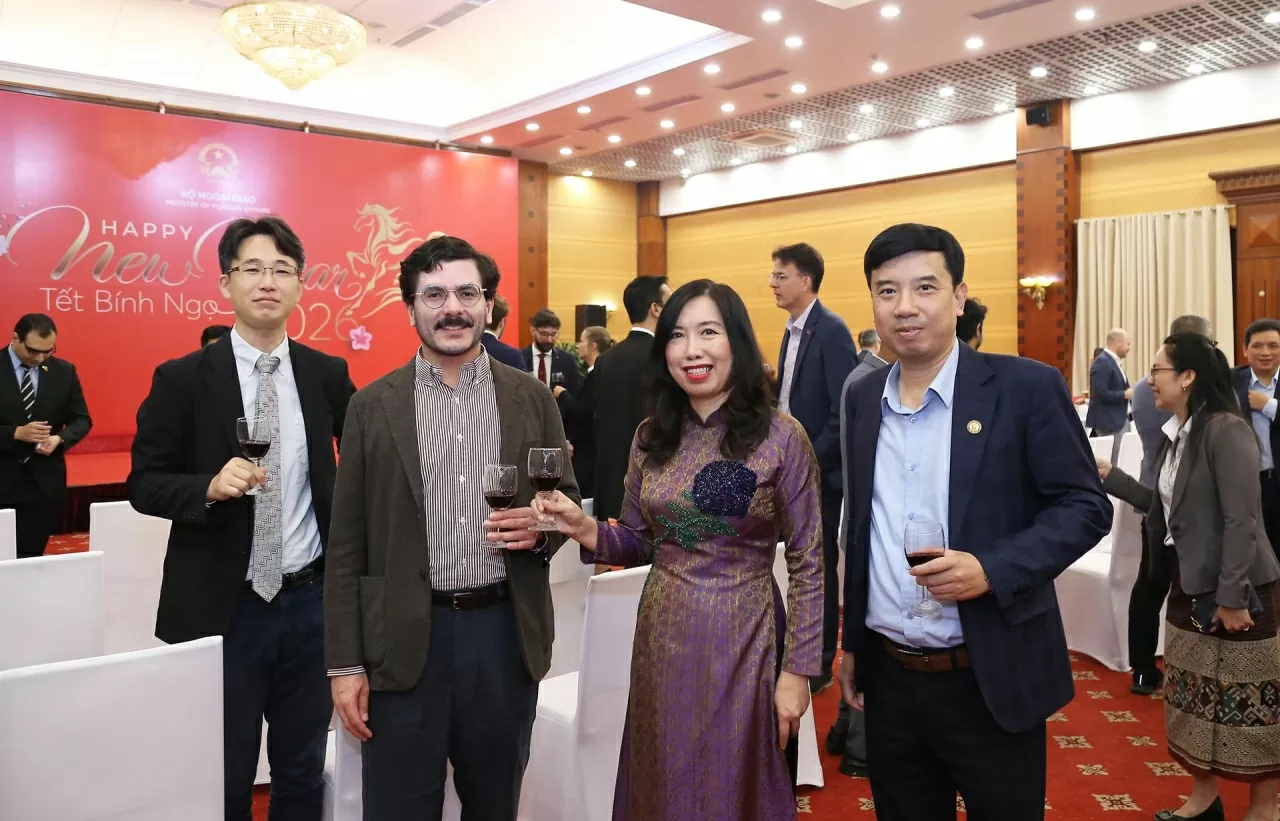 Ministry of Foreign Affairs meets foreign press: Promoting the image of a dynamic, integrated, and developing Vietnam Ministry of Foreign Affairs meets foreign press: Promoting the image of a dynamic, integrated, and developing Vietnam