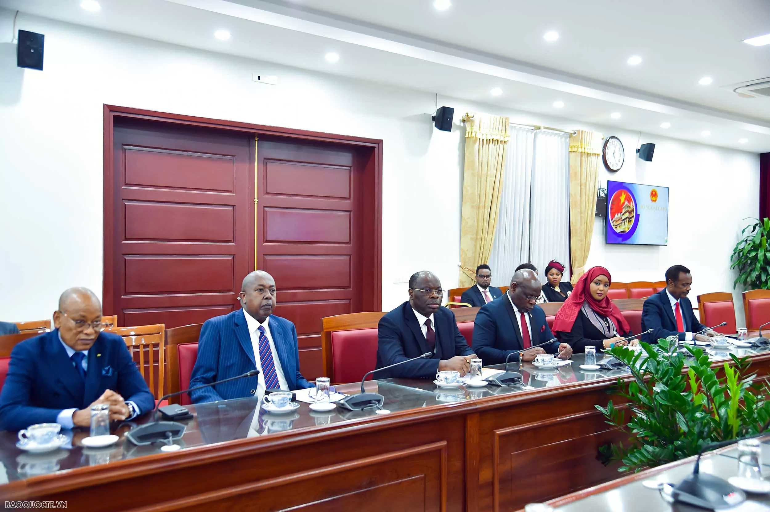 Deputy FM Le Anh Tuan receives Non-Resident African Ambassadors to Vietnam Deputy FM Le Anh Tuan receives Non-Resident African Ambassadors to Vietnam