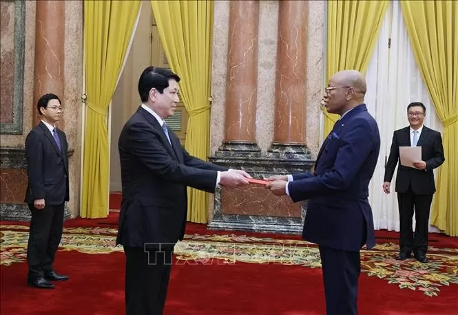 President Luong Cuong receives Ambassadors and non-resident Ambassadors presenting Credentials