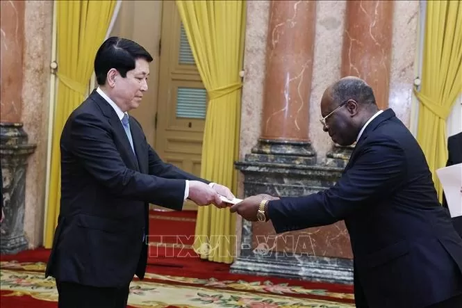 President Luong Cuong receives Ambassadors and non-resident Ambassadors presenting Credentials