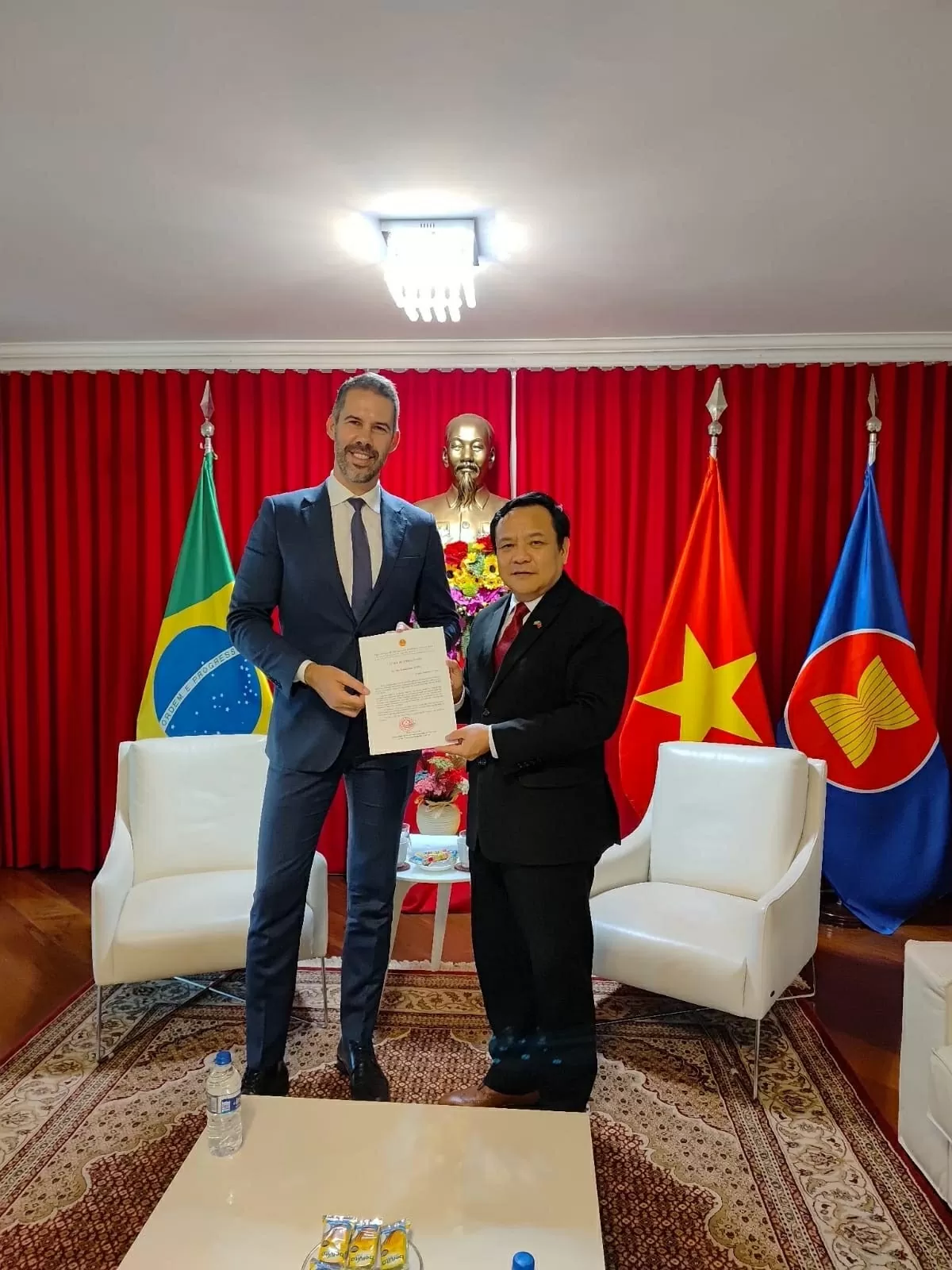 Friends and Partners in Brazil Launch Emergency Support for Central Vietnam Friends and Partners in Brazil Launch Emergency Support for Central Vietnam