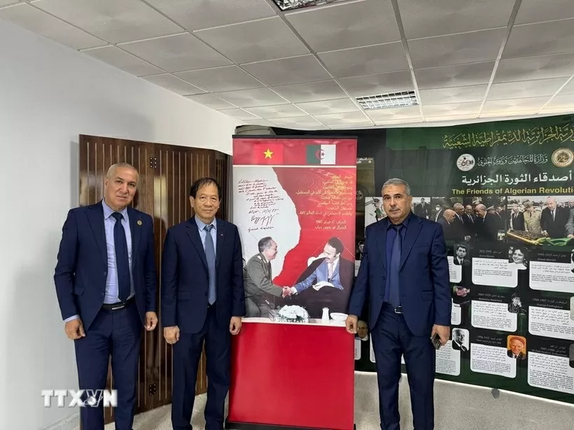Reflecting on the stories of General Vo Nguyen Giap, strengthening the Vietnam-Algeria friendship
