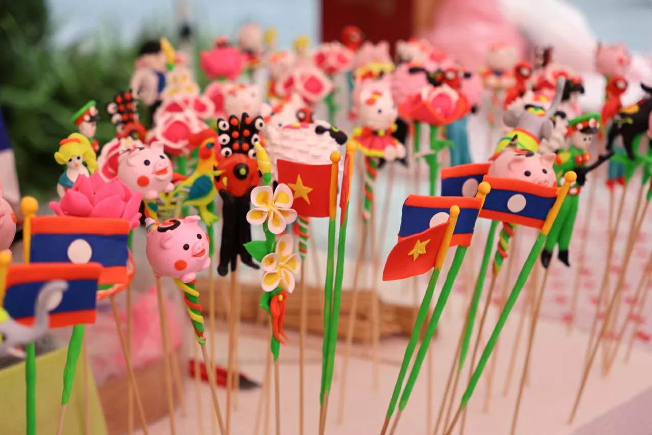 Young generation contributes to fostering the great friendship and special solidarity between Vietnam and Laos