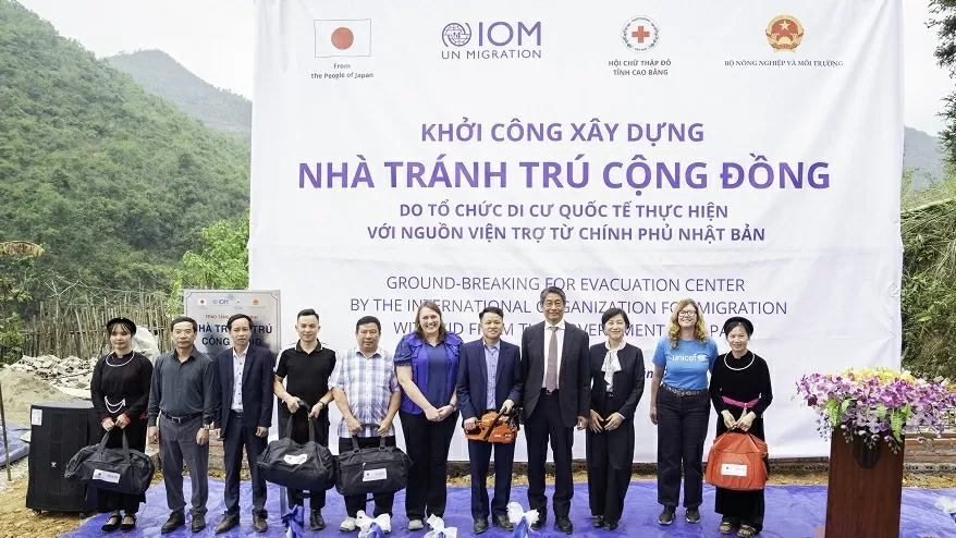 Japan contributes 1.5 million USD through IOM and UNICEF for urgent flood relief and recovery in Vietnam