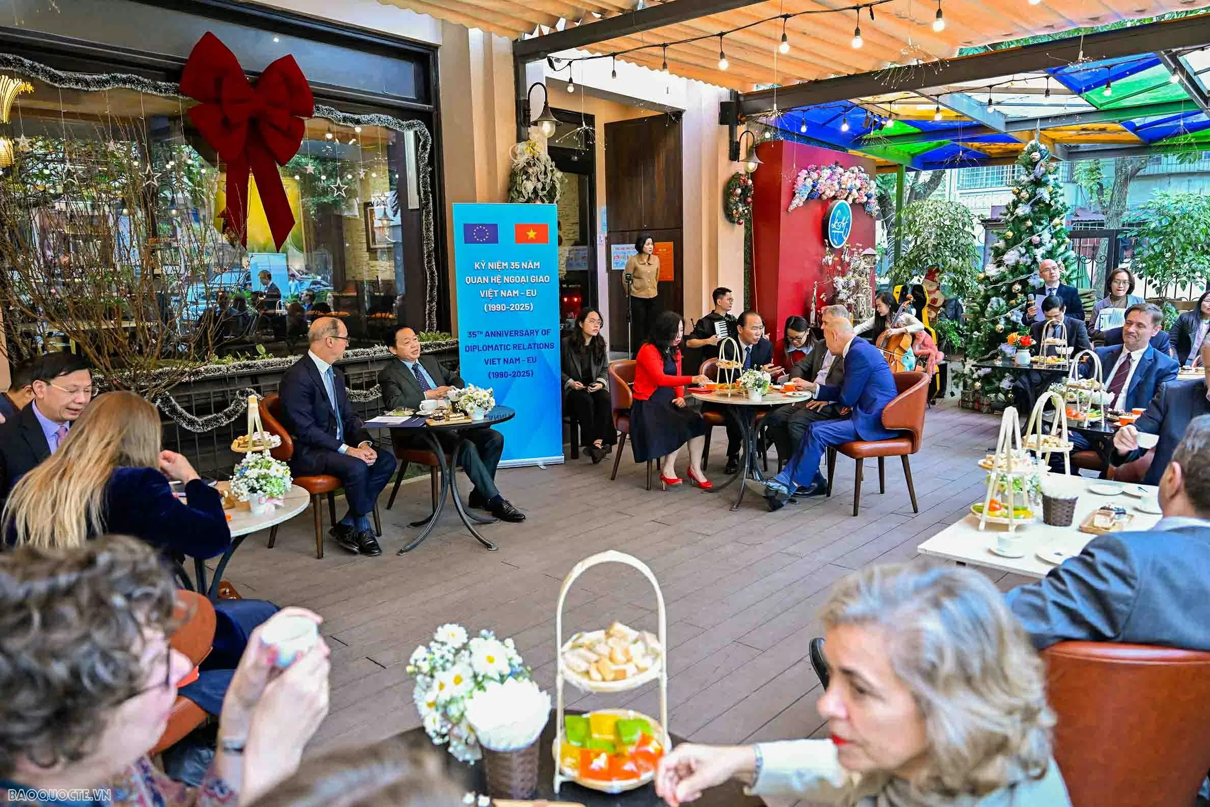 Deputy Prime Minister Tran Hong Ha receives EU diplomats in Vietnam