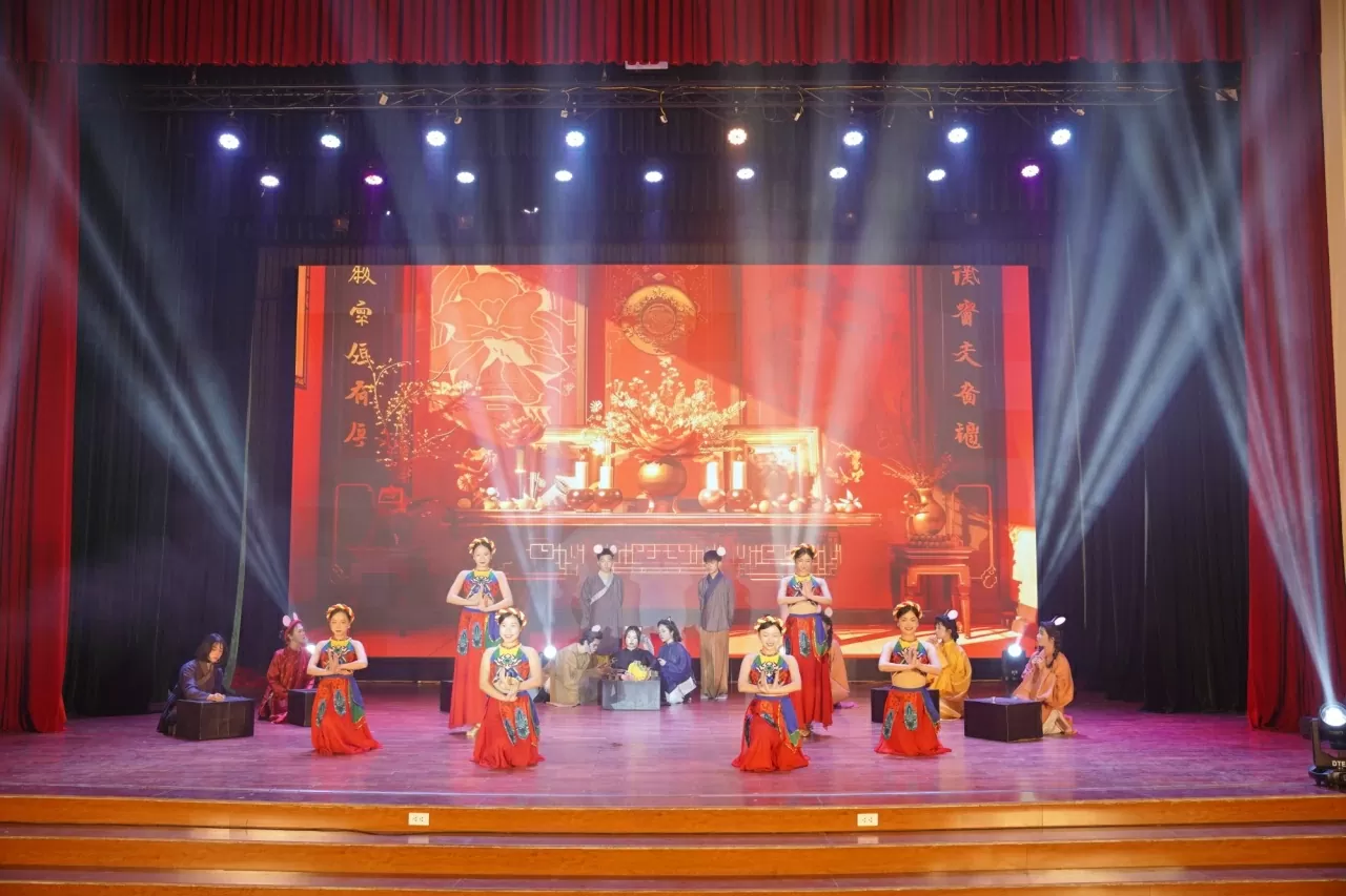 'Dong Ho - the Worldly Tale': A proud decoding of heritage by the young generation 'Dong Ho - the Worldly Tale': A proud decoding of heritage by the young generation