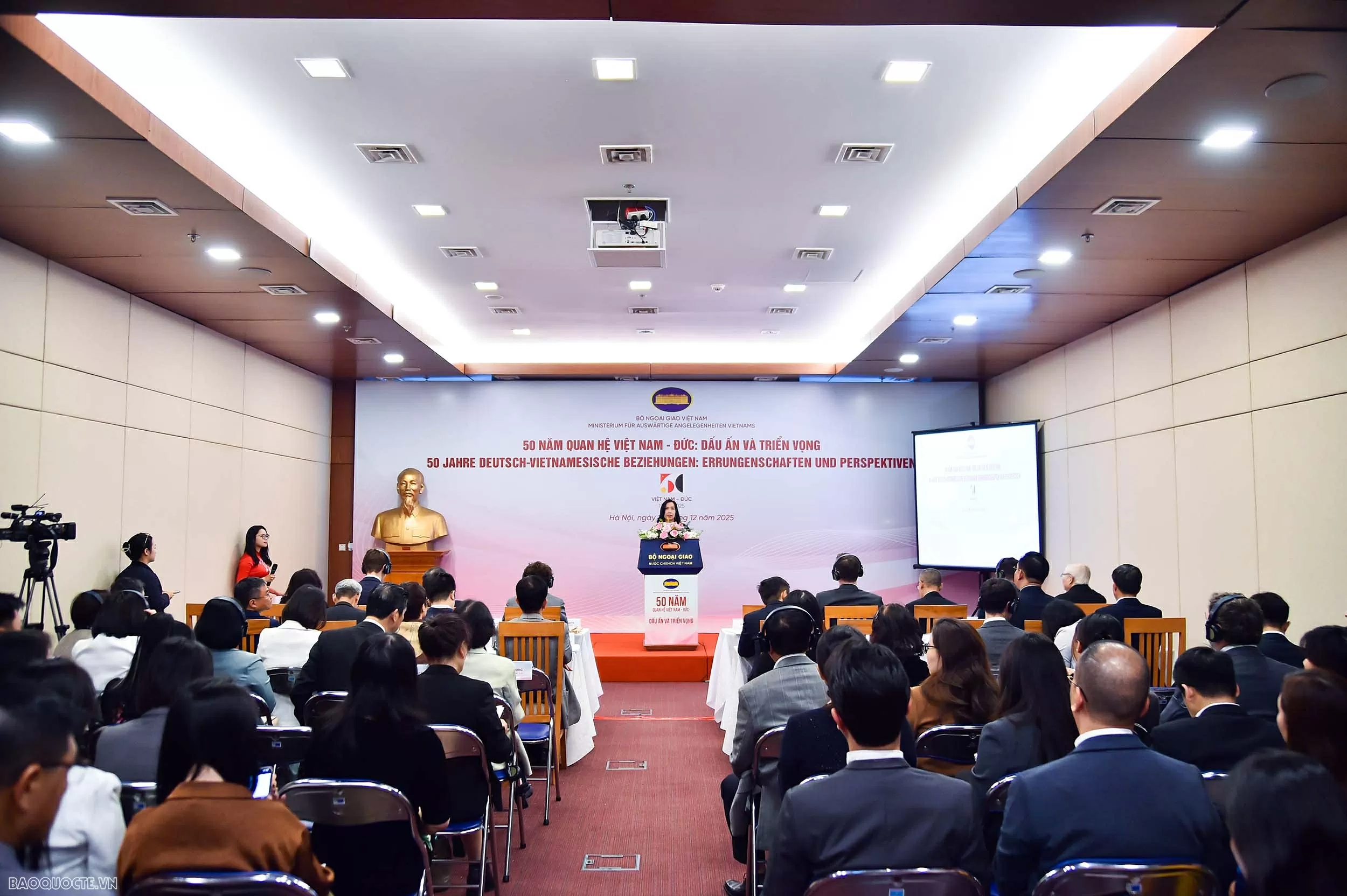 Deputy FM Le Thi Thu Hang attends seminar marking 50 years of Vietnam-Germany diplomatic relations