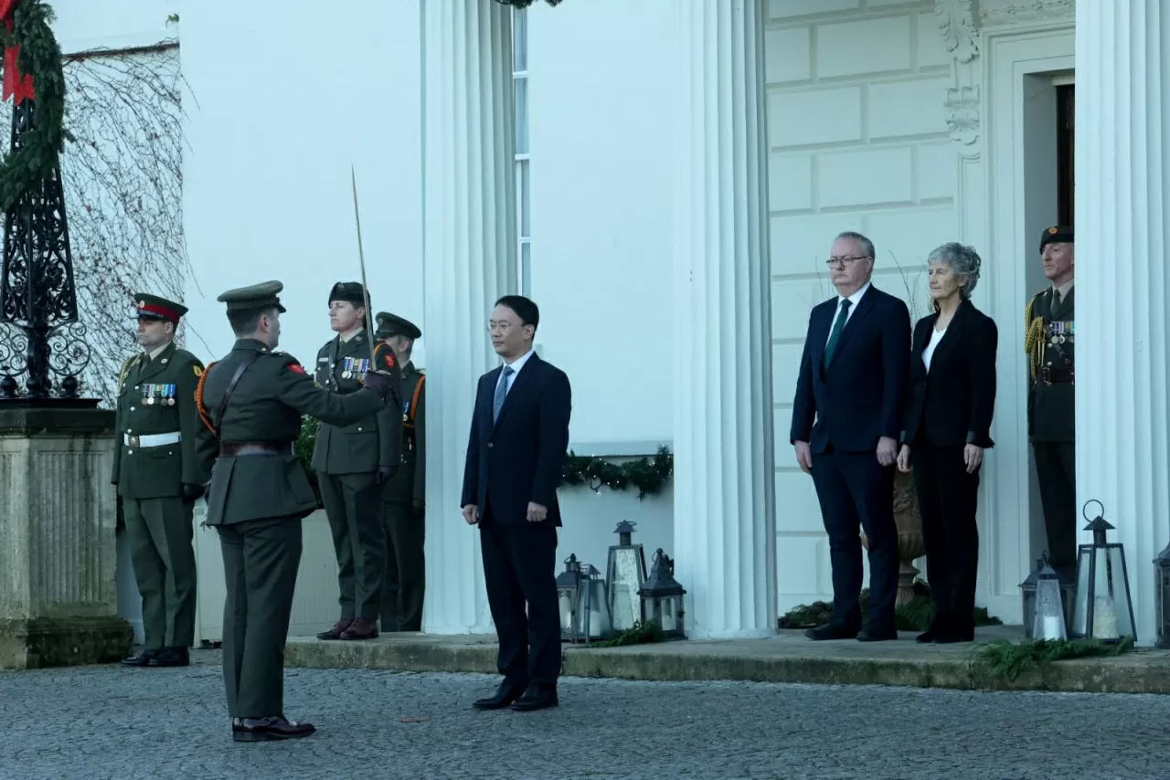 Ambassador Pham Toan Thang presents Credentials to President of Ireland Catherine Connolly