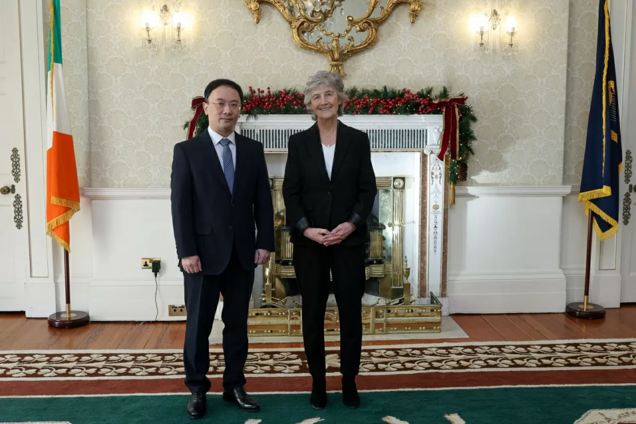 Ambassador Pham Toan Thang presents Credentials to President of Ireland Catherine Connolly