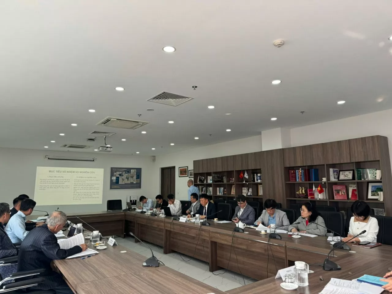 Service Department for Diplomatic Corps successfully defends ministry-level science and technology project