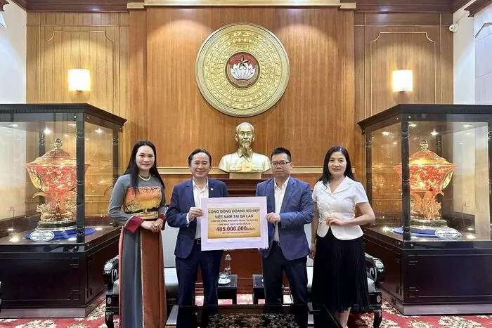 Vietnamese communities in France, Poland, and Republic of Korea support domestic efforts to overcome storm aftermath Vietnamese communities in France, Poland, and Republic of Korea support domestic efforts to overcome storm aftermath