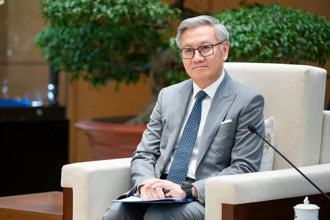 NA Chairman Tran Thanh Man welcomes Lao Foreign Minister Thongsavanh Phomvihane