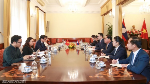 Deputy FM Le Anh Tuan welcomes delegation from Lao Ministry of Foreign Affairs' Economic Department