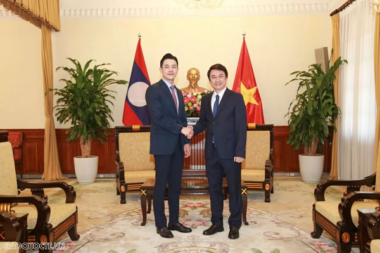 Deputy FM Le Anh Tuan welcomes delegation from Lao Ministry of Foreign Affairs' Economic Department