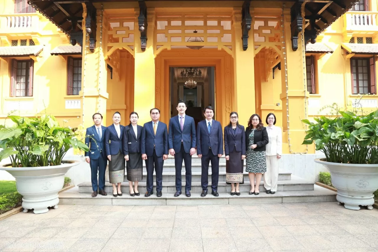 Deputy FM Le Anh Tuan welcomes delegation from Laos' Ministry of Foreign Affairs