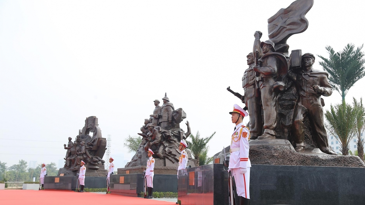 Inauguration of the International Solidarity and Friendship Symbol Area at the Vietnam Military History Museum