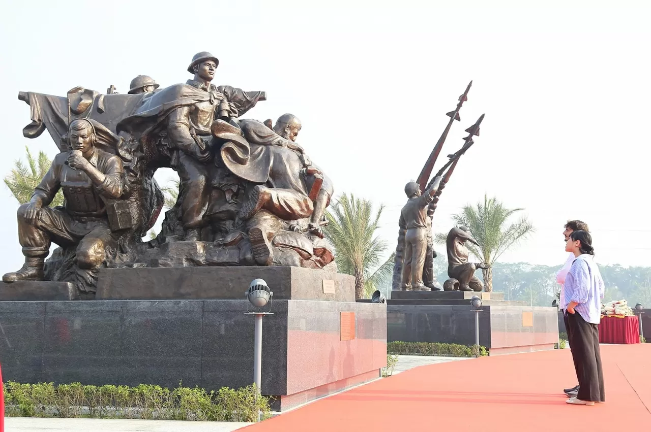 Inauguration of the International Solidarity and Friendship Symbol Area at the Vietnam Military History Museum