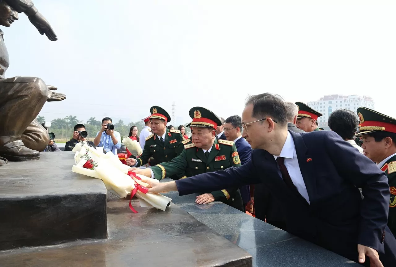 Inauguration of the International Solidarity and Friendship Symbol Area at the Vietnam Military History Museum