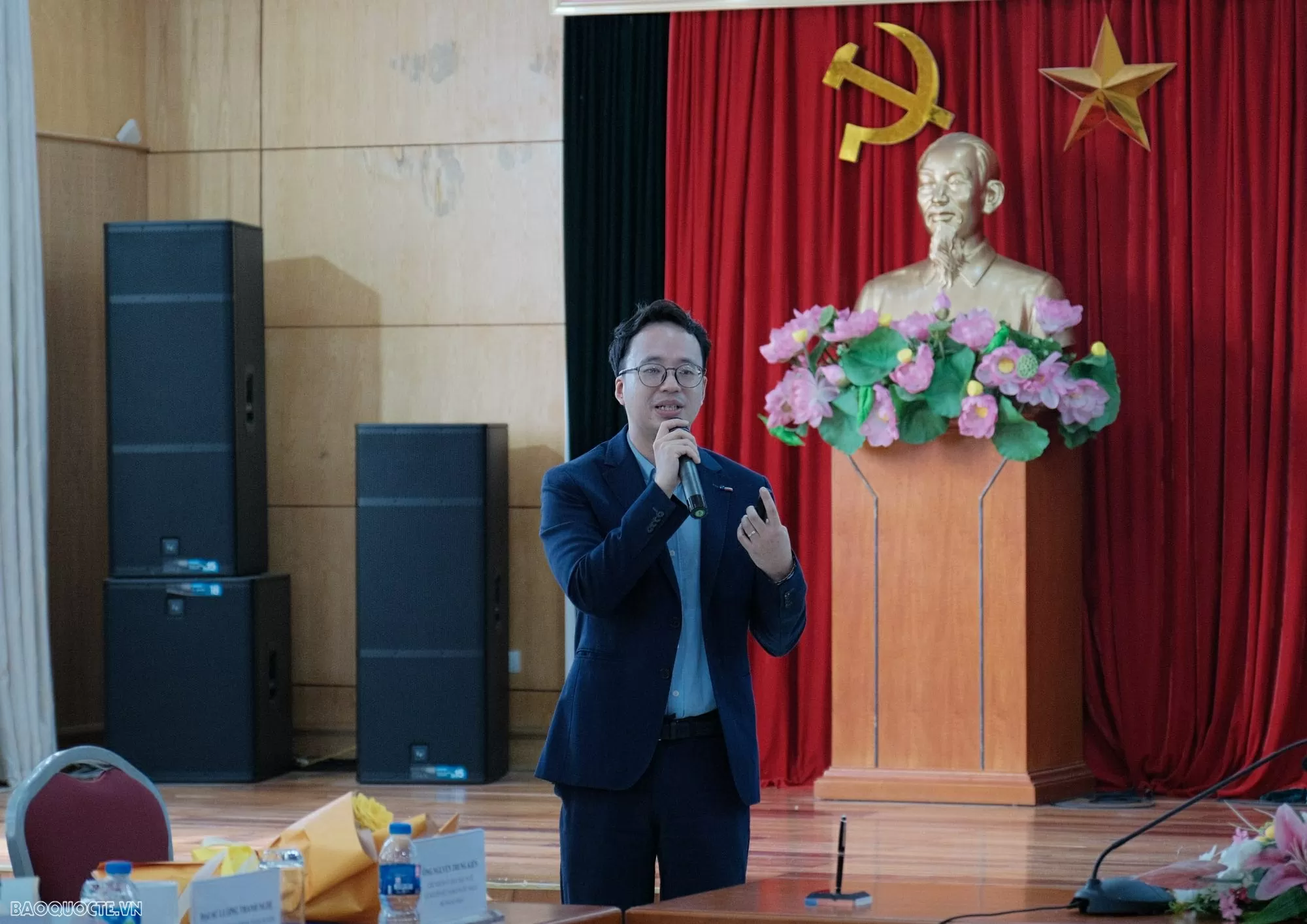 Promoting the role of Vietnamese students as 'People's Ambassadors' in the context of international integration