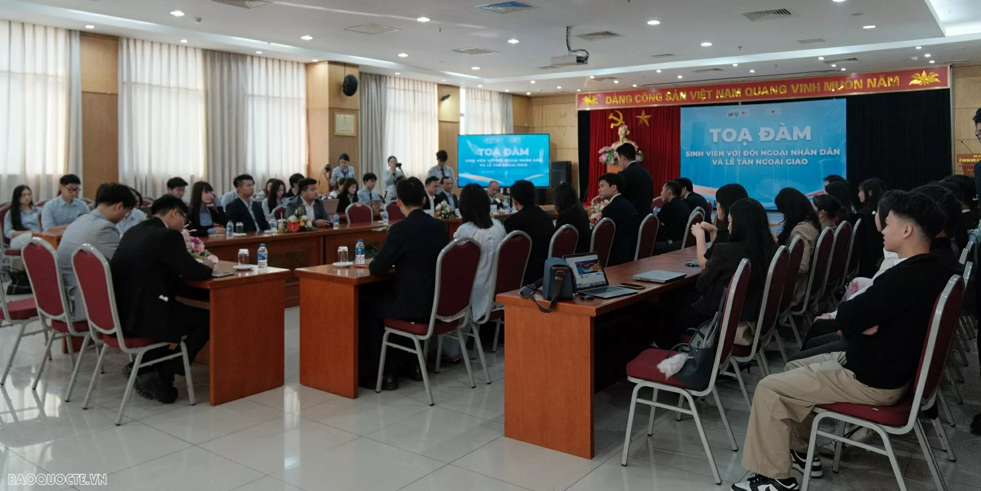 Promoting the role of Vietnamese students as 'People's Ambassadors' in the context of international integration