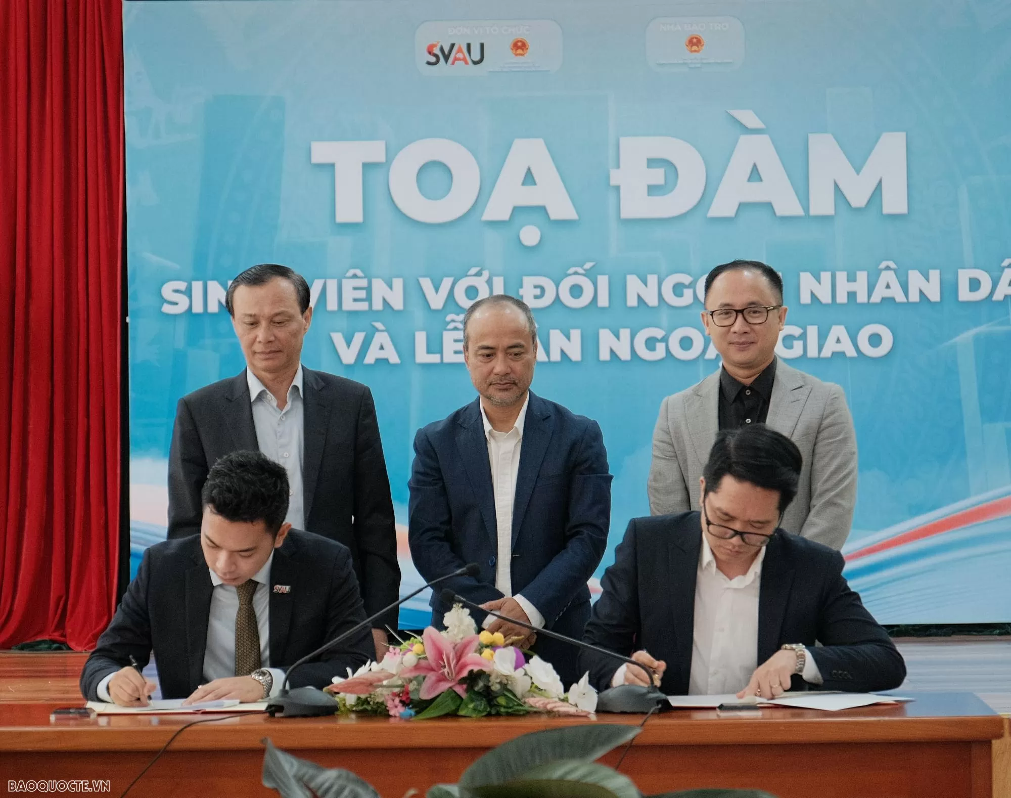 Promoting the role of Vietnamese students as 'People's Ambassadors' in the context of international integration Promoting the role of Vietnamese students as 'People's Ambassadors' in the context of international integration