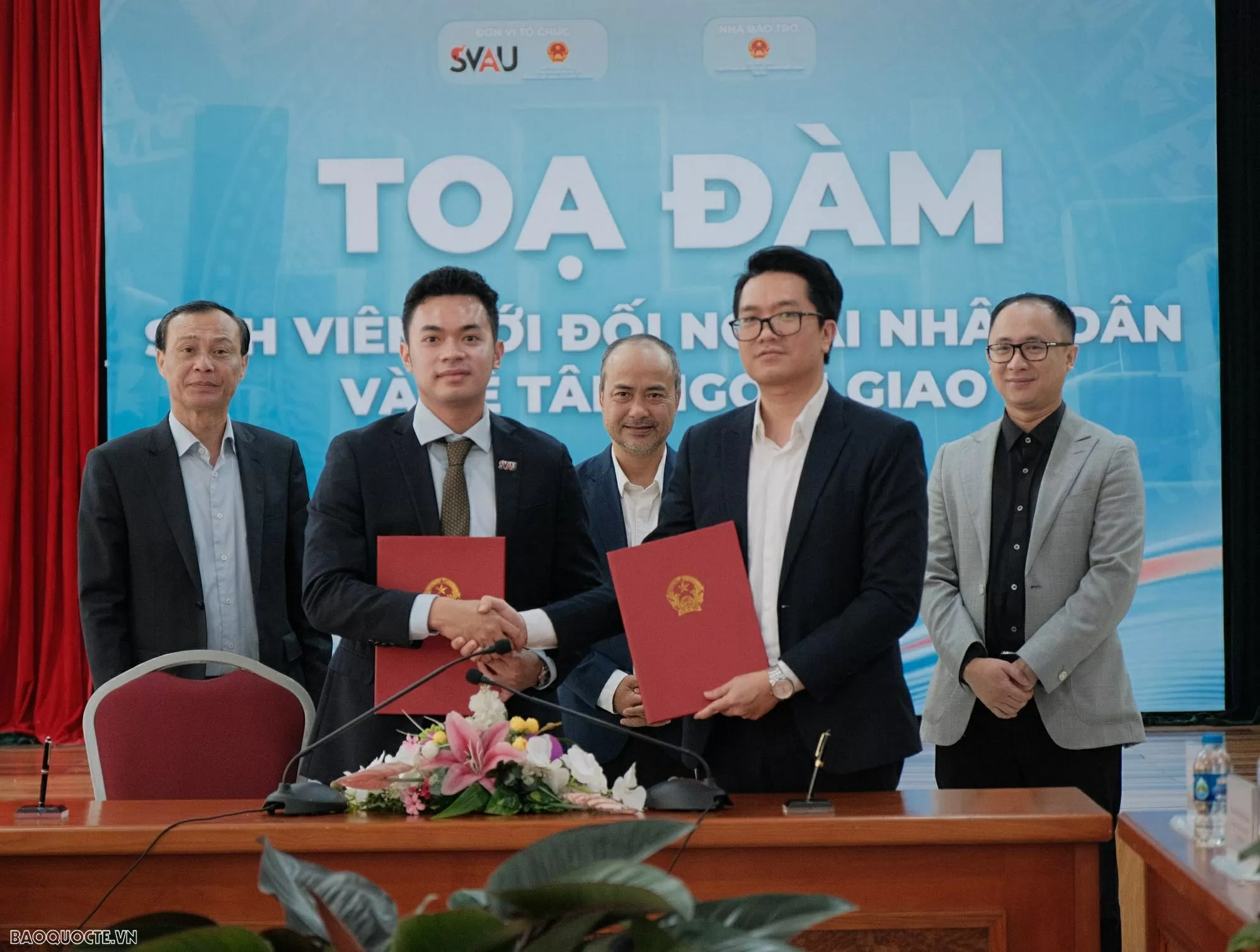 Promoting the role of Vietnamese students as 'People's Ambassadors' in the context of international integration Promoting the role of Vietnamese students as 'People's Ambassadors' in the context of international integration