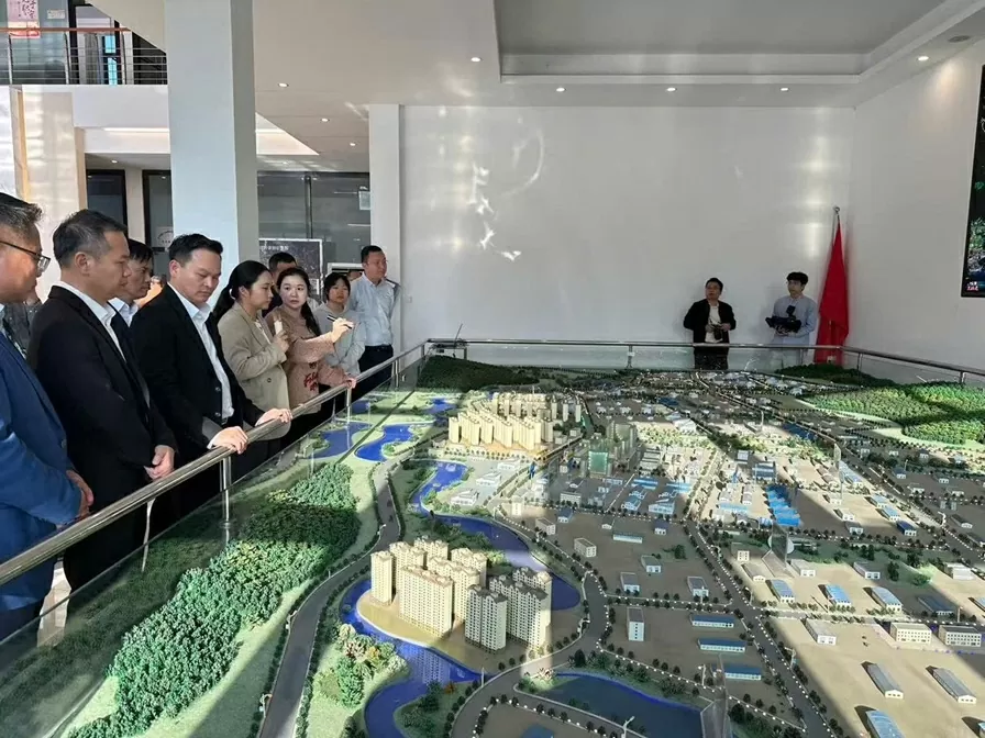 Delegation from Quang Ninh Economic Zone Authority visits Guangxi, China