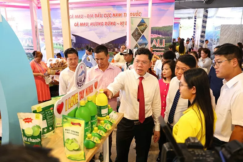 OCOP week and supply-demand connection: regional specialities, boosting year-end shopping