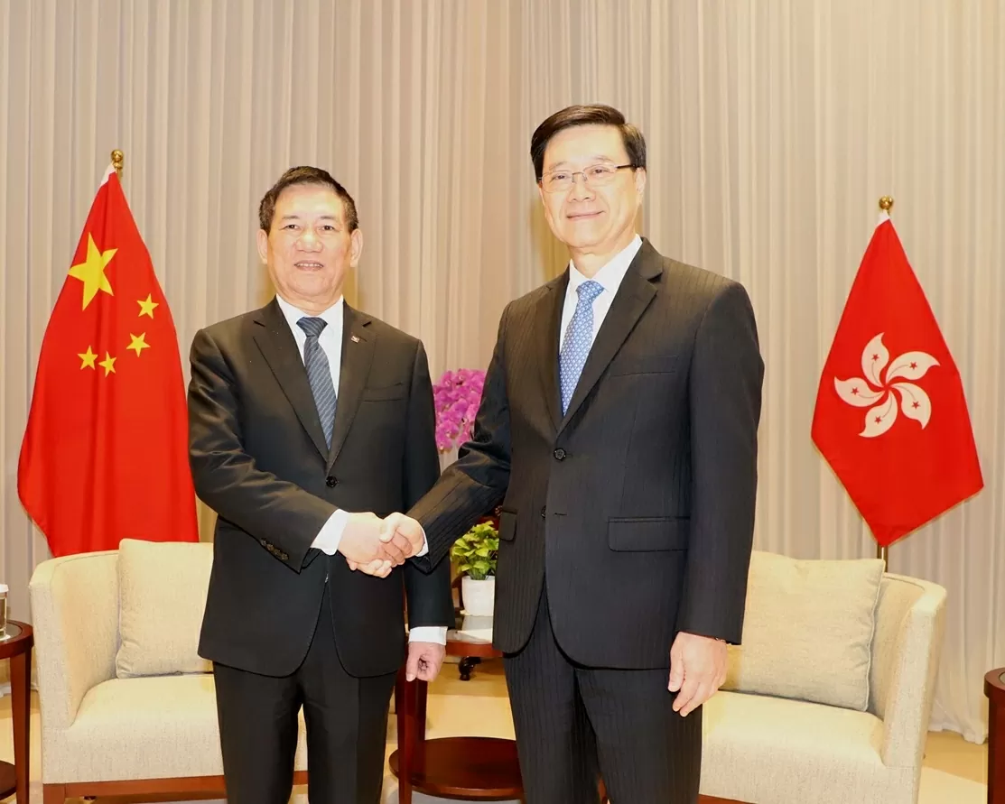 Deputy PM Ho Duc Phoc holds meeting with leader of China's Hong Kong SAR John Lee Ka-chiu