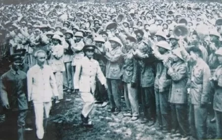 Vietnam People’s Army steadfastly advances under Party’s glorious flag: General Secretary To Lam
