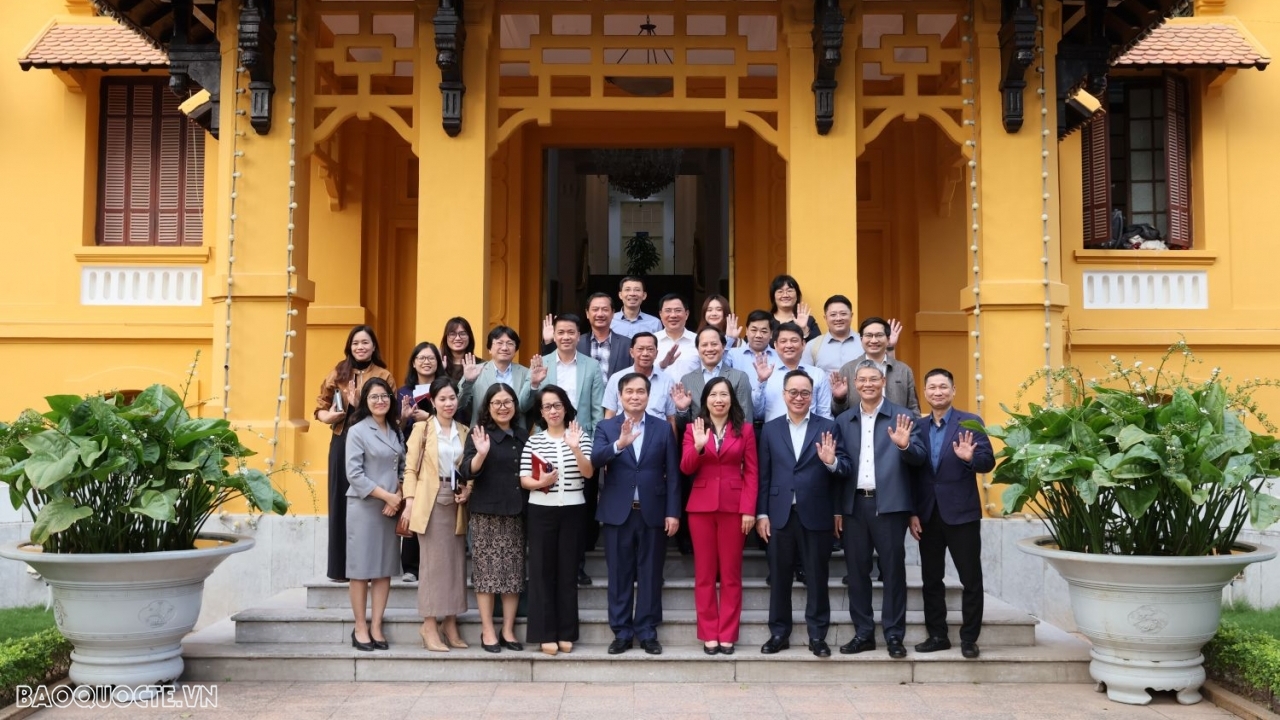 Deputy FM Le Thi Thu Hang launches preparation roadmap for APEC Year 2027 communication and cultural activities