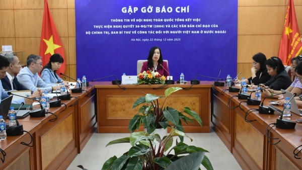 Comprehensive review of work related to Overseas Vietnamese over the past 20 Years: Press conference