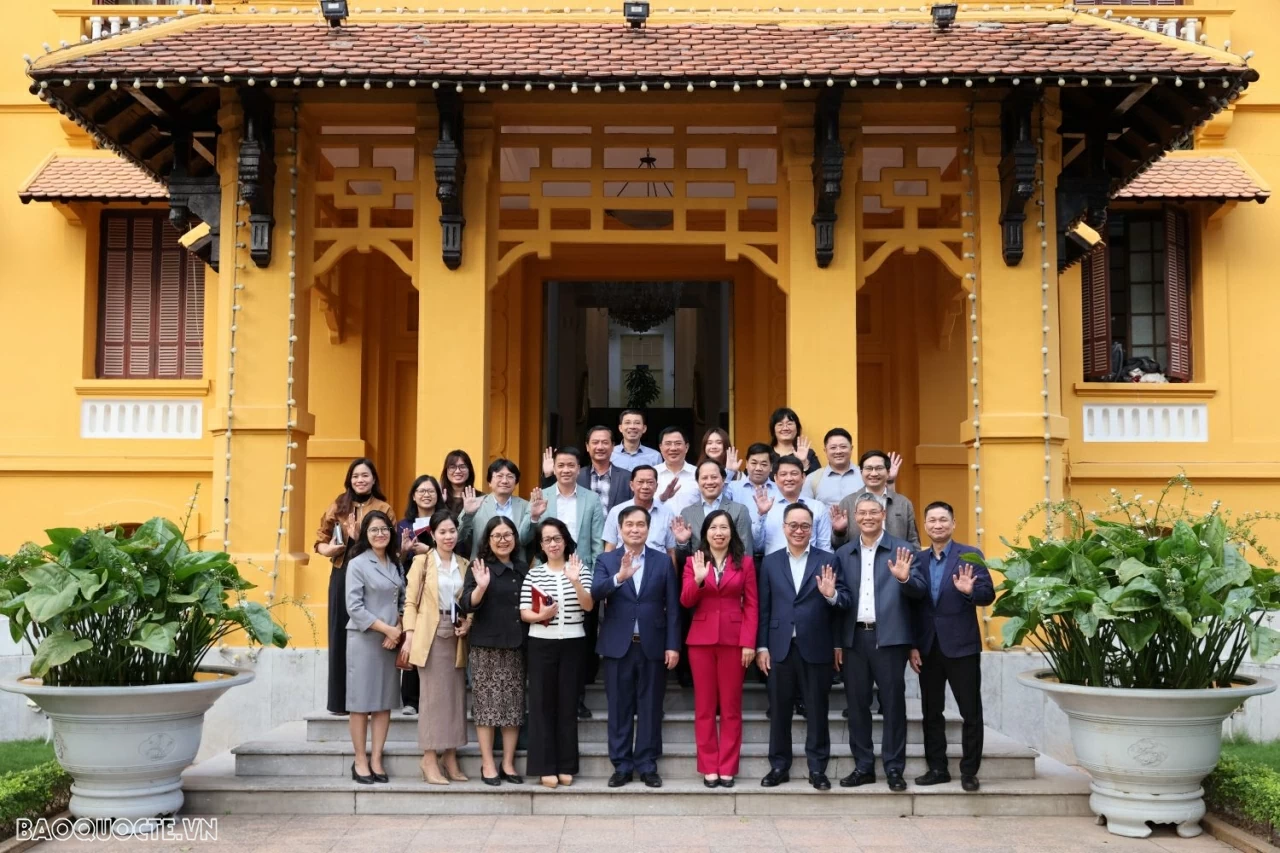 Deputy FM Le Thi Thu Hang launches preparation roadmap for APEC Year 2027 communication and cultural activities Deputy FM Le Thi Thu Hang launches preparation roadmap for APEC Year 2027 communication and cultural activities