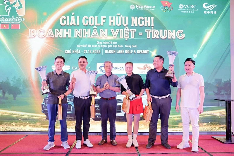 When Swings Connect the Vietnamese – Chinese Business Community