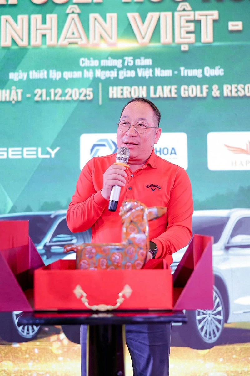 When Swings Connect the Vietnamese – Chinese Business Community