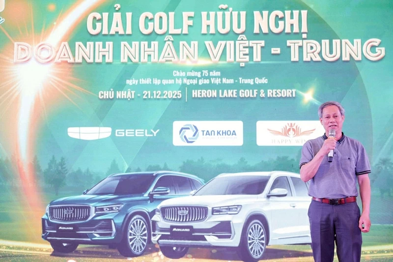When Swings Connect the Vietnamese – Chinese Business Community