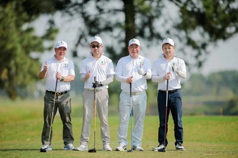 When Swings Connect the Vietnamese – Chinese Business Community When Swings Connect the Vietnamese – Chinese Business Community