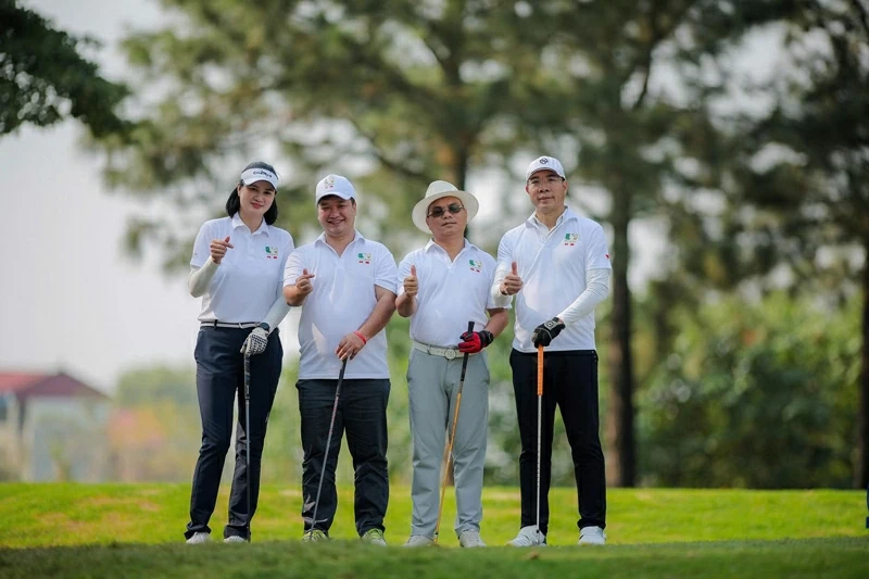 When Swings Connect the Vietnamese – Chinese Business Community